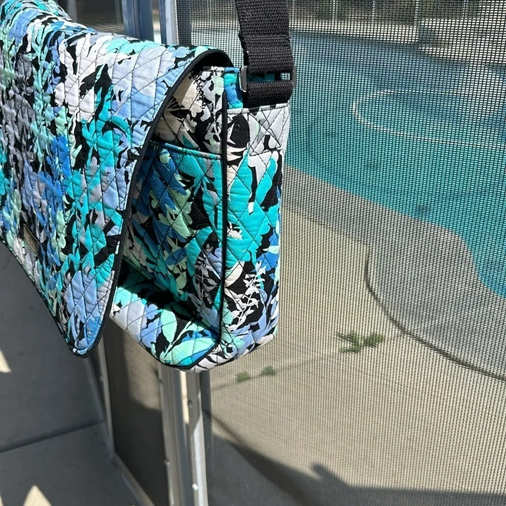 Vera Bradley tooled messenger quilted blue/green/white/ black leaves